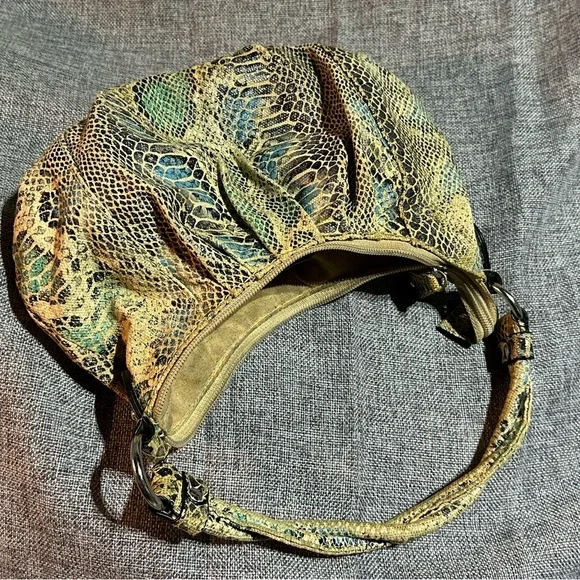 Snakeskin Patterned Tan and Green Women's Bag - Picture 2 of 2